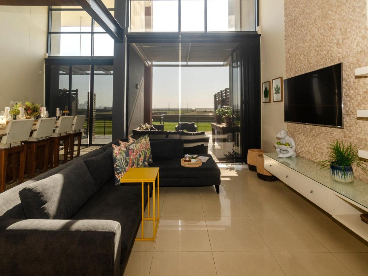 Quayside Waterfront Apartment ダーバン エクステリア 写真
